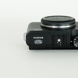 FUJIFILM X-M1 ボディ ブラック
