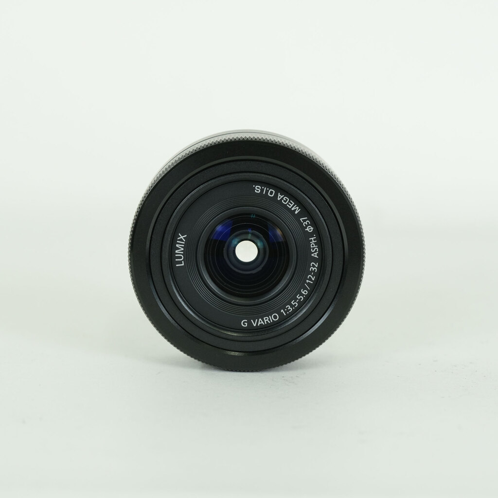 Panasonic LUMIX G VARIO 12-32mm / F3.5-5.6 ASPH. / MEGA O.I.S. Panasonic LUMIX G VARIO 12-32mm / F3.5-5.6 ASPH. / MEGA O.I.S.