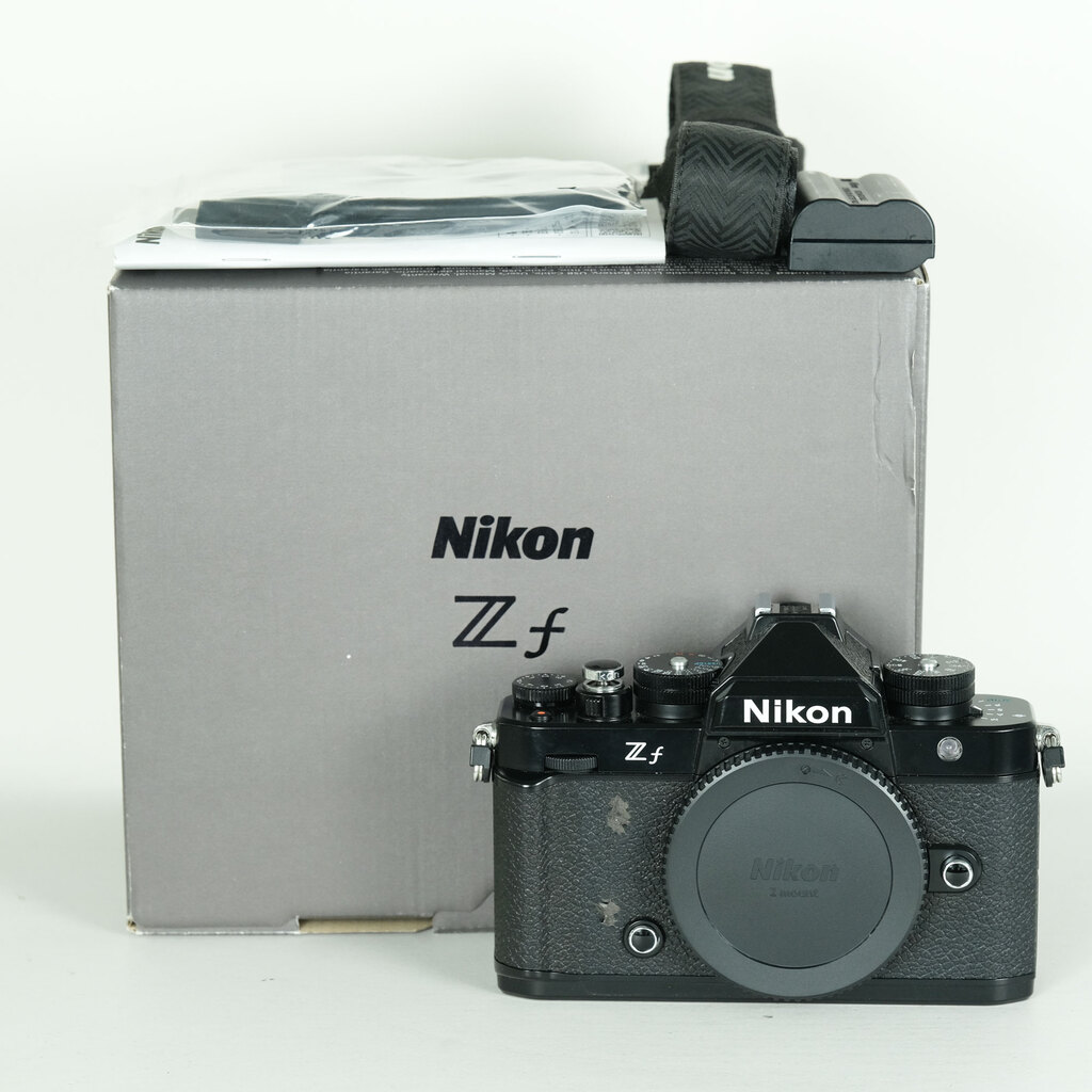 Nikon Z f [�{�f�B]