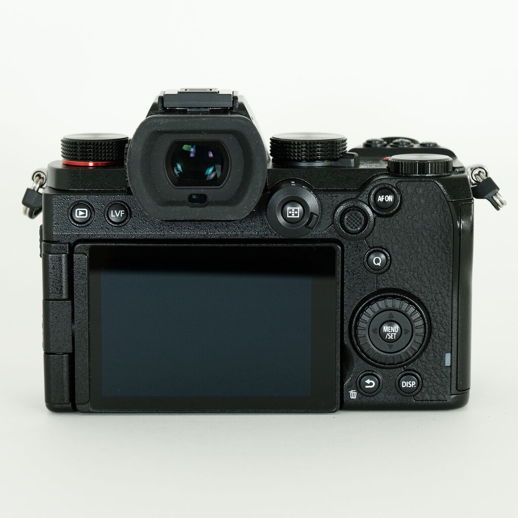 Panasonic LUMIX DC-S5