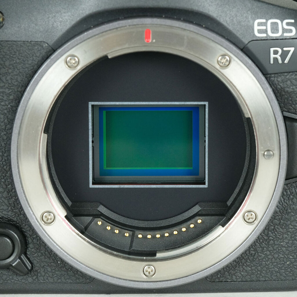 Canon EOS R7 Canon EOS R7