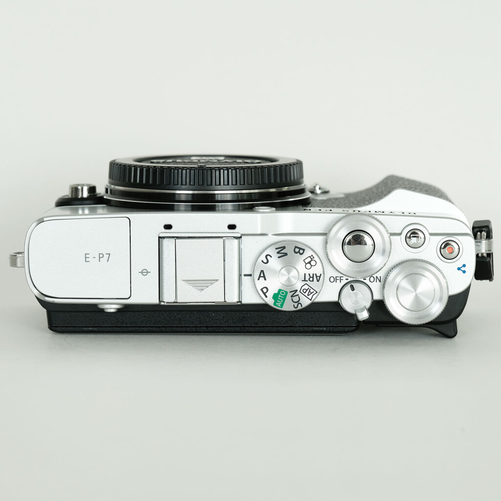 OLYMPUS PEN E-P7