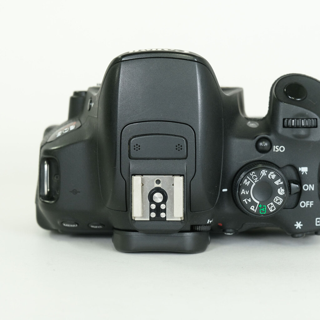 Canon EOS Kiss X7i
