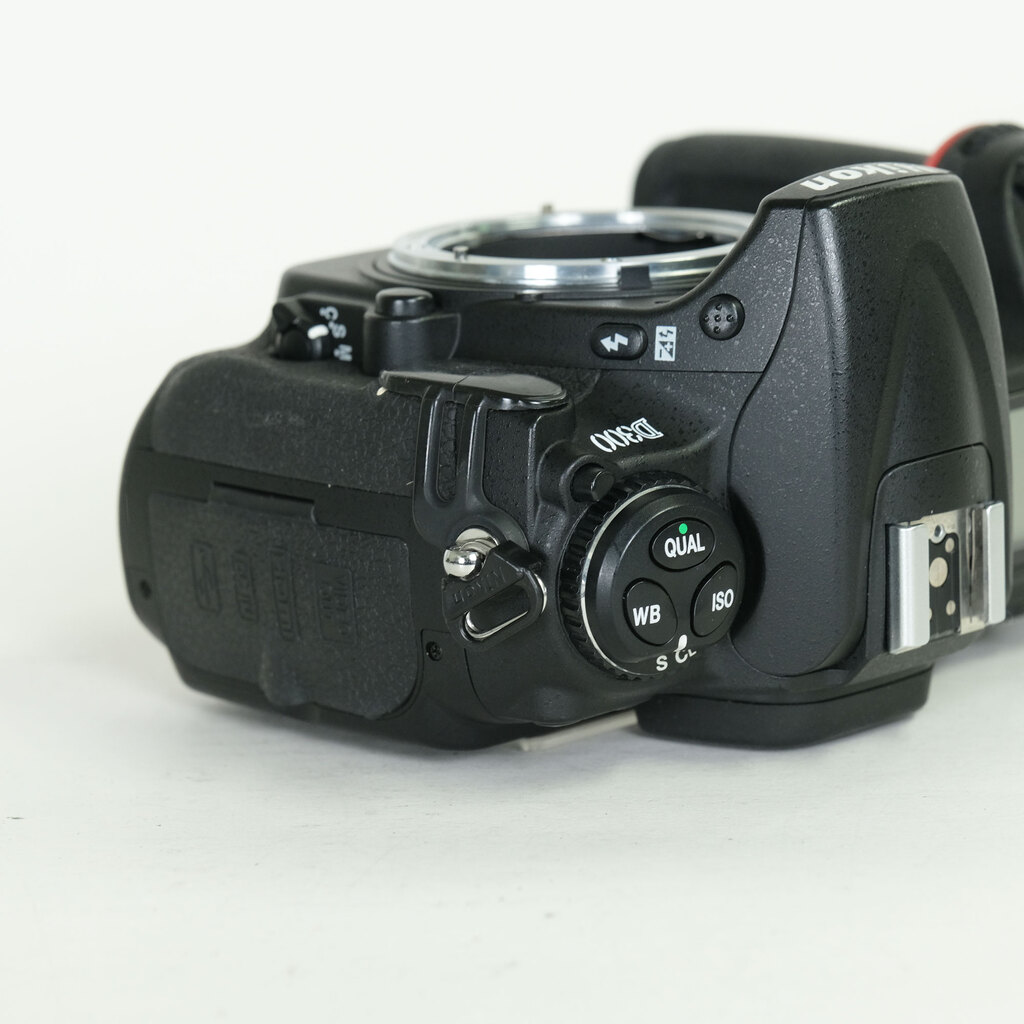 Nikon D300 ボディ