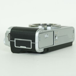 FUJIFILM X-A7 ボディ シルバー