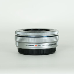 OLYMPUS M.ZUIKO DIGITAL ED 14-42mm F3.5-5.6 EZ シルバー OLYMPUS M.ZUIKO DIGITAL ED 14-42mm F3.5-5.6 EZ シルバー