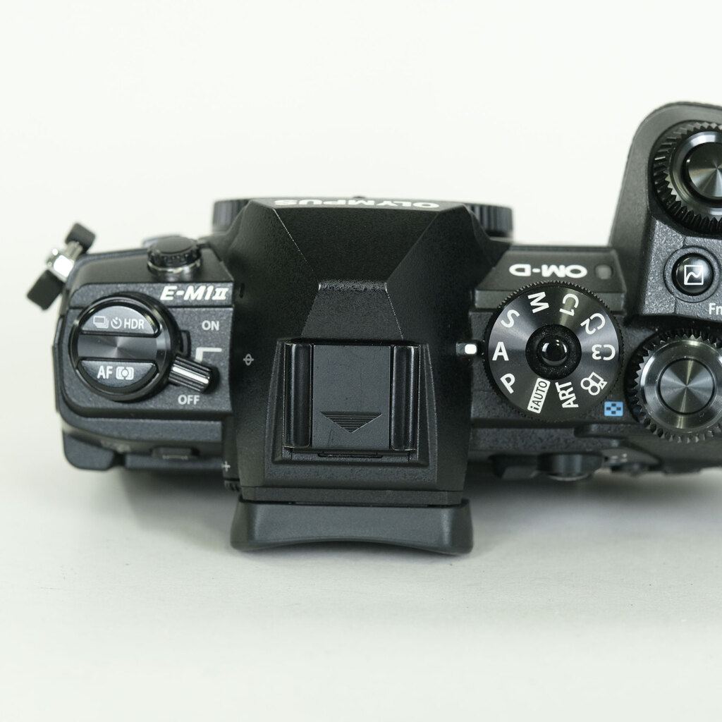 OLYMPUS OM-D E-M1 Mark II