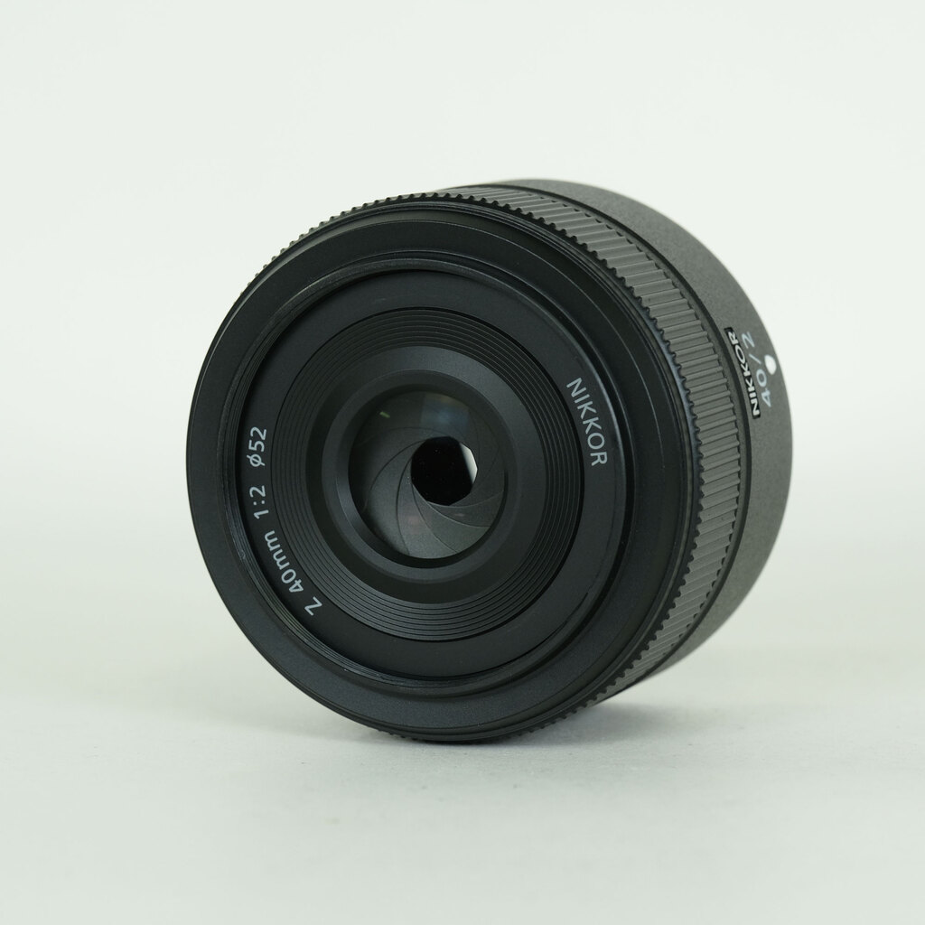 Nikon NIKKOR Z 40mm f/2 Nikon NIKKOR Z 40mm f/2