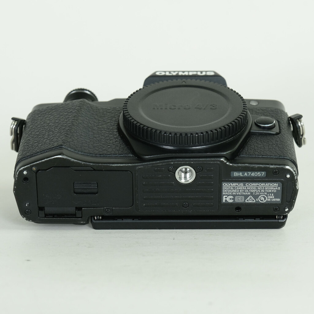 OLYMPUS OM-D E-M10 Mark II