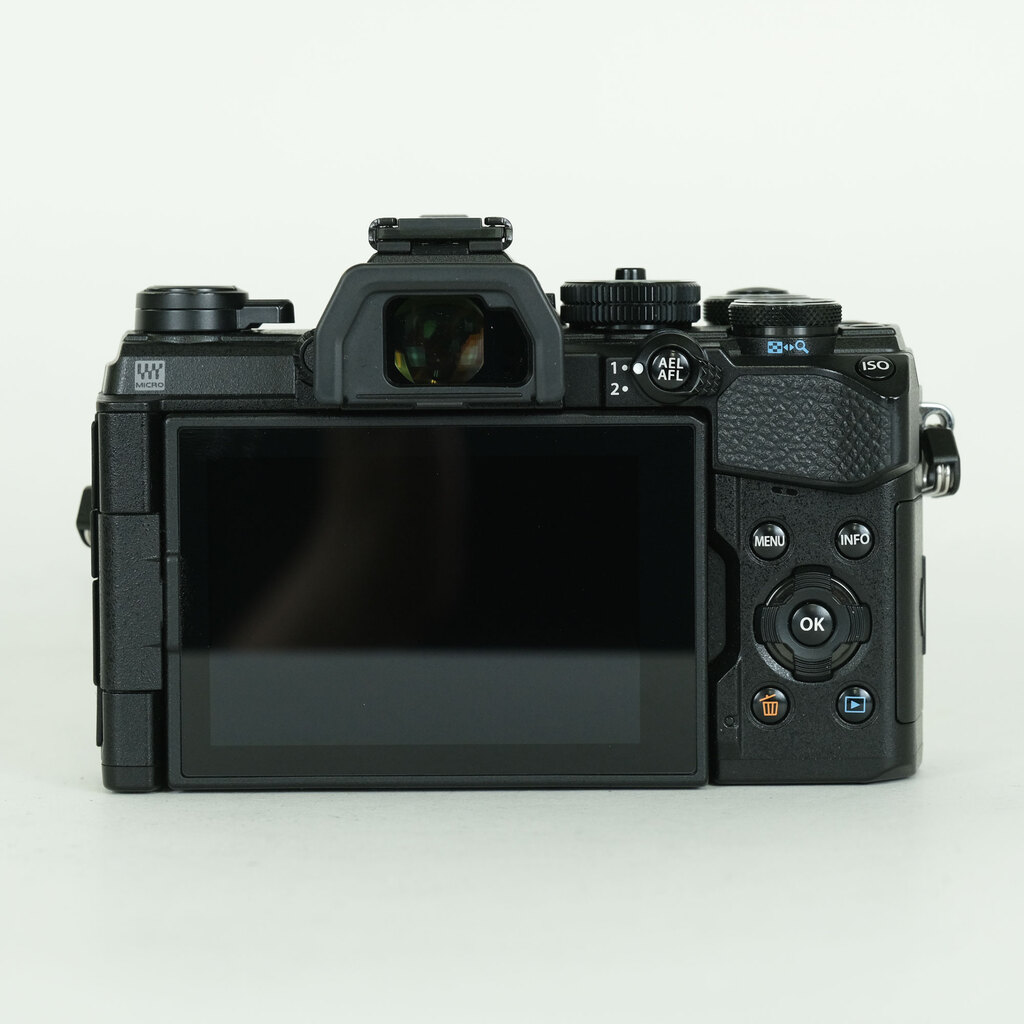 OM SYSTEM OM-5
