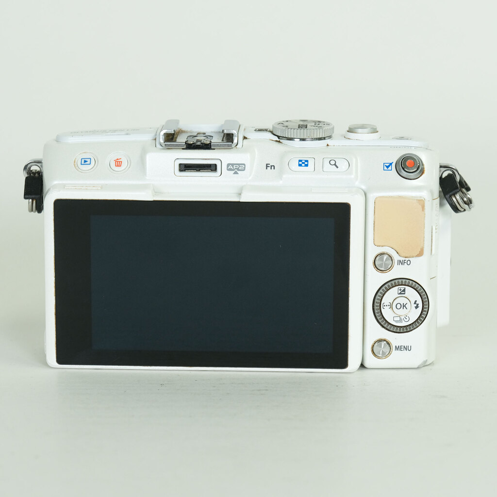 OLYMPUS PEN Lite E-PL6 ボディ ホワイト