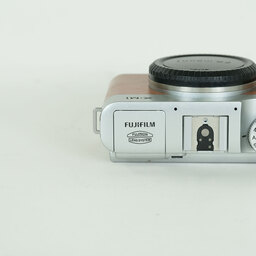 FUJIFILM X-M1 ボディ ブラウン FUJIFILM X-M1 ボディ ブラウン