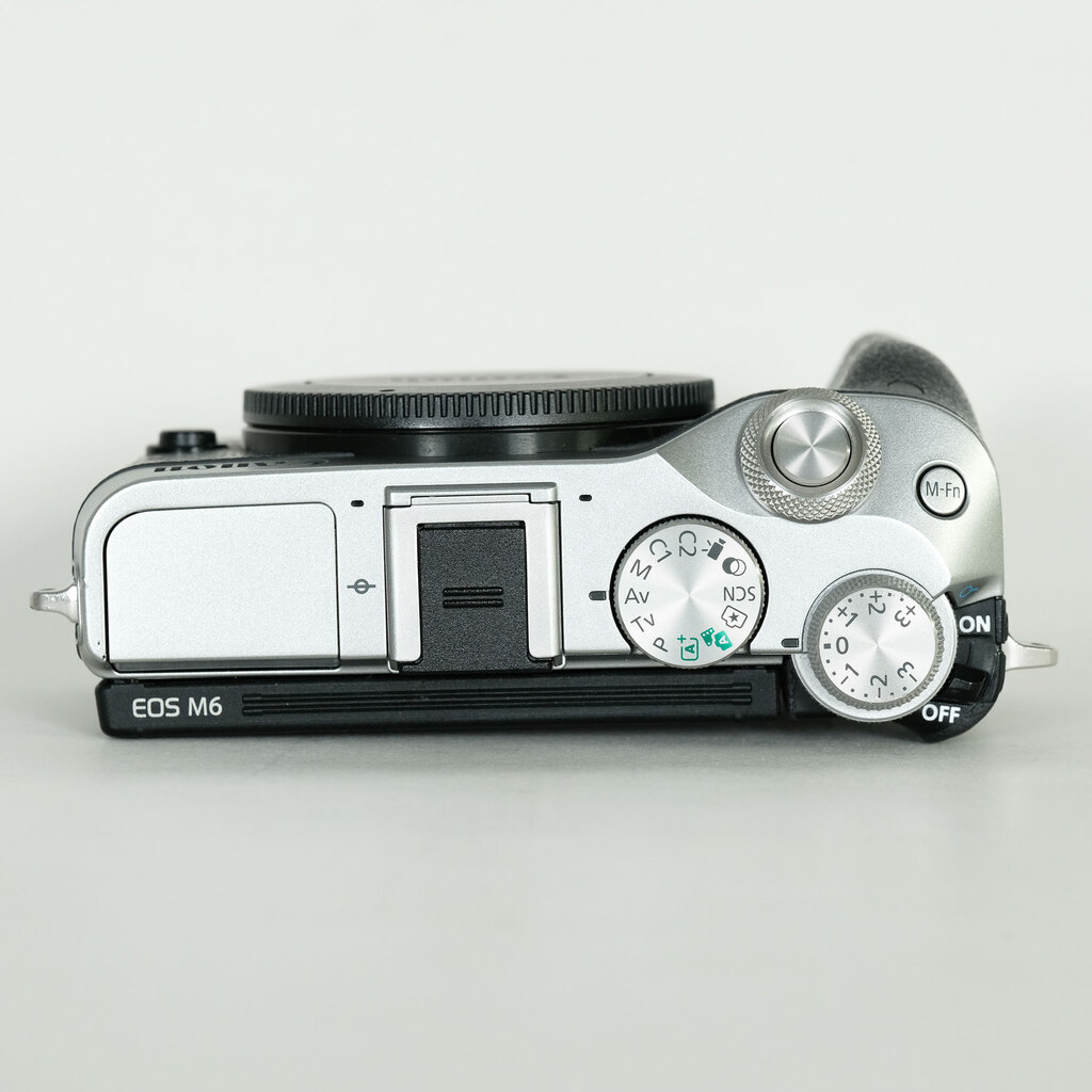 Canon EOS M6 Canon EOS M6