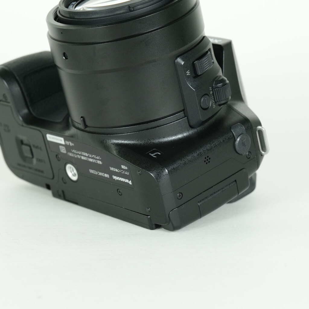 Panasonic LUMIX DMC-FZ300の出品 | ONE SCENE（ワンシーン）