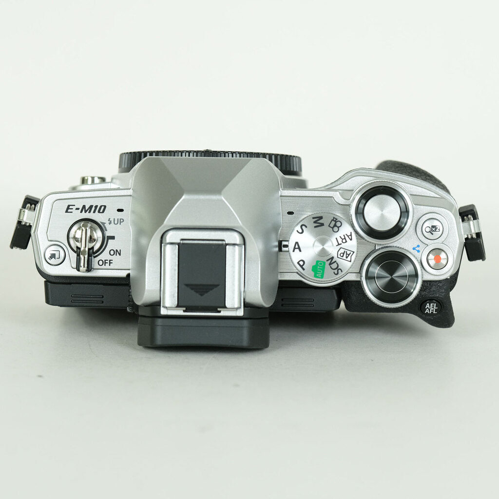 OLYMPUS OM-D E-M10 Mark IV OLYMPUS OM-D E-M10 Mark IV