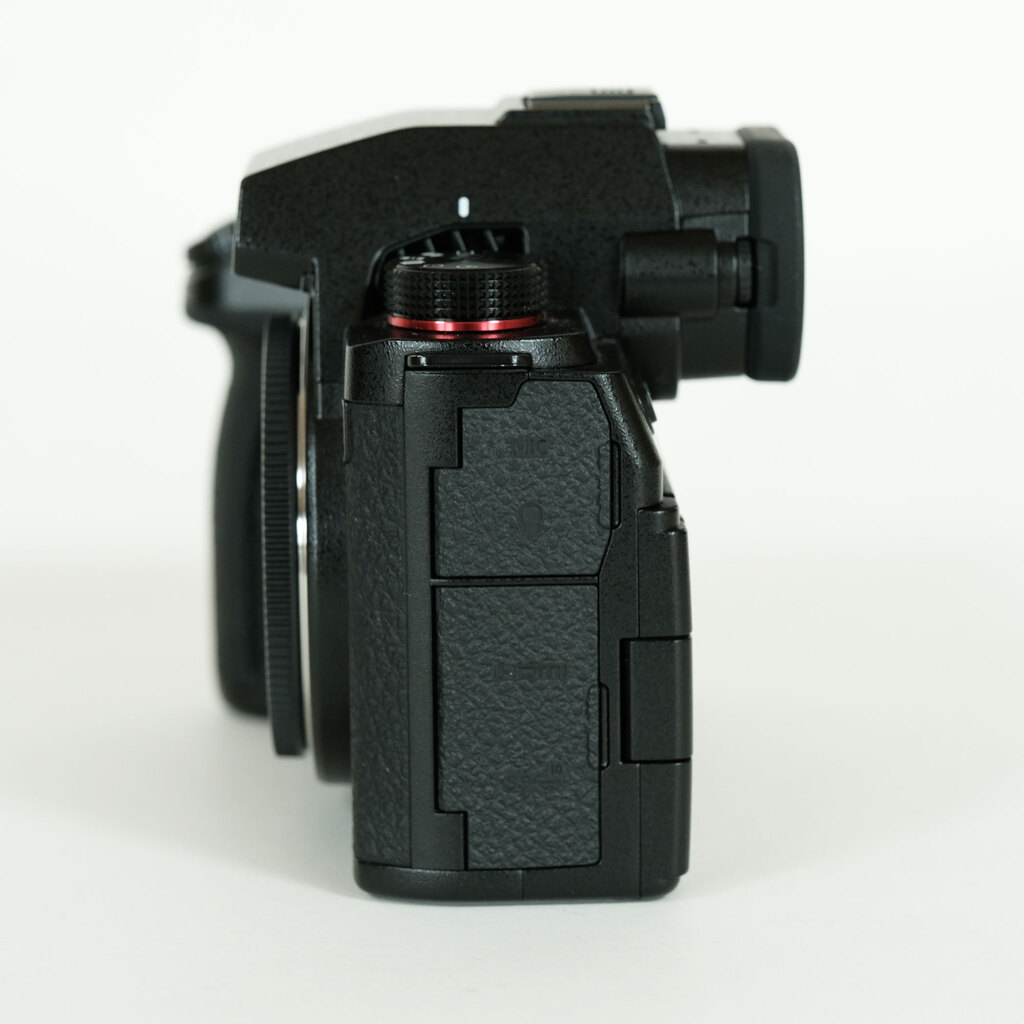 Panasonic LUMIX S5II DC-S5M2