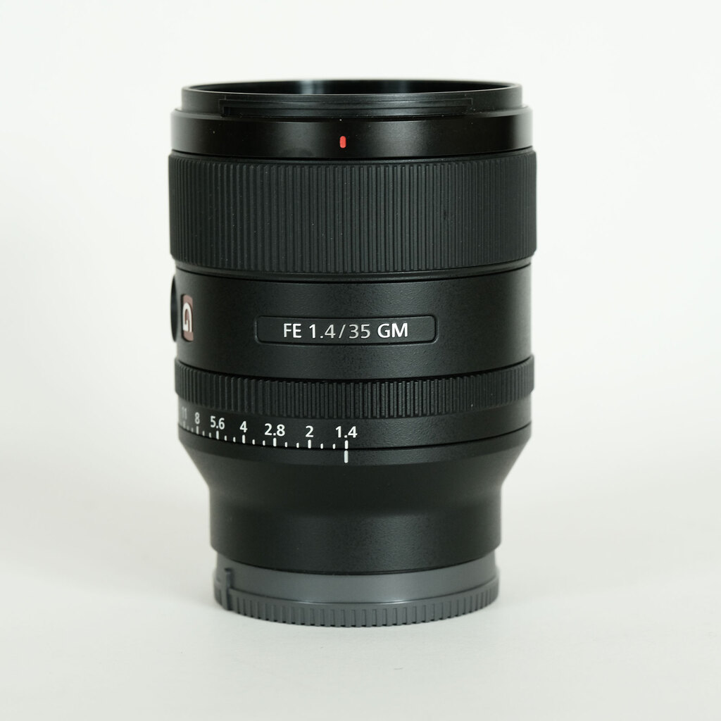 SONY FE 35mm F1.4 GM SEL35F14GMの出品 | ONE SCENE（ワンシーン）