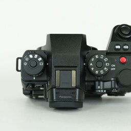 Panasonic LUMIX DC-S1M2ES ボディ