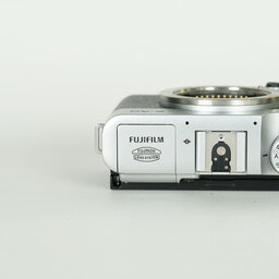 FUJIFILM X-A2 ボディ シルバー