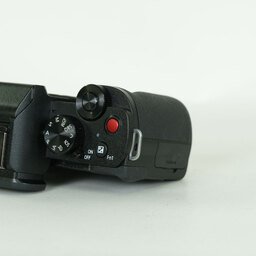 Panasonic LUMIX DC-G100