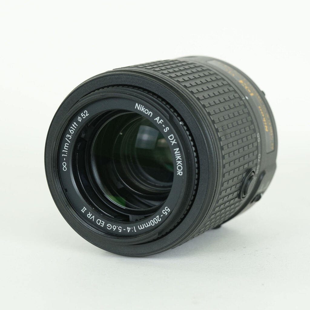 Nikon AF-S DX NIKKOR 55-200mm F4-5.6G ED VR II Nikon AF-S DX NIKKOR 55-200mm F4-5.6G ED VR II