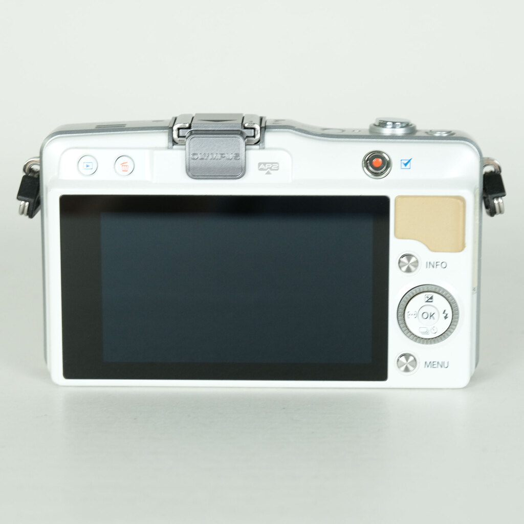 OLYMPUS PEN mini E-PM2 ❤️動作確認済 スマホ転送 ホワイト OLYMPUS PEN mini E-PM2 ボディ ホワイトの出品 | ONE SCENE（ワンシーン）