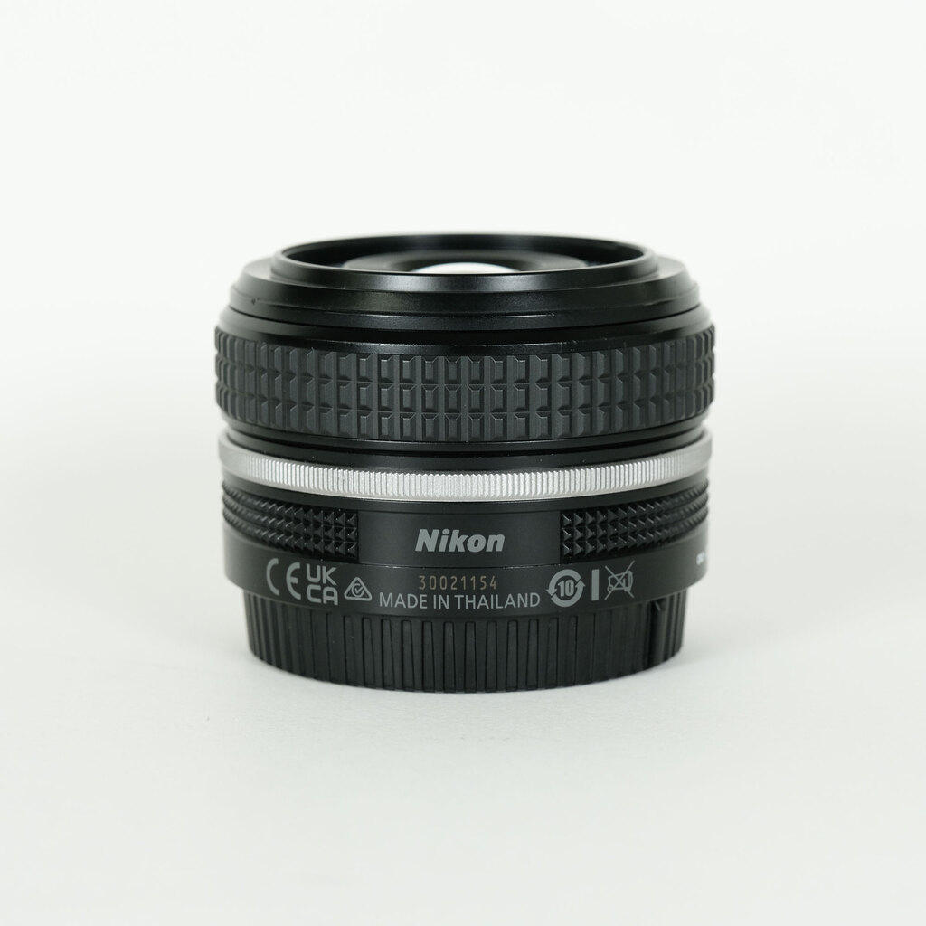 Nikon NIKKOR Z 40mm f/2 Nikon NIKKOR Z 40mm f/2