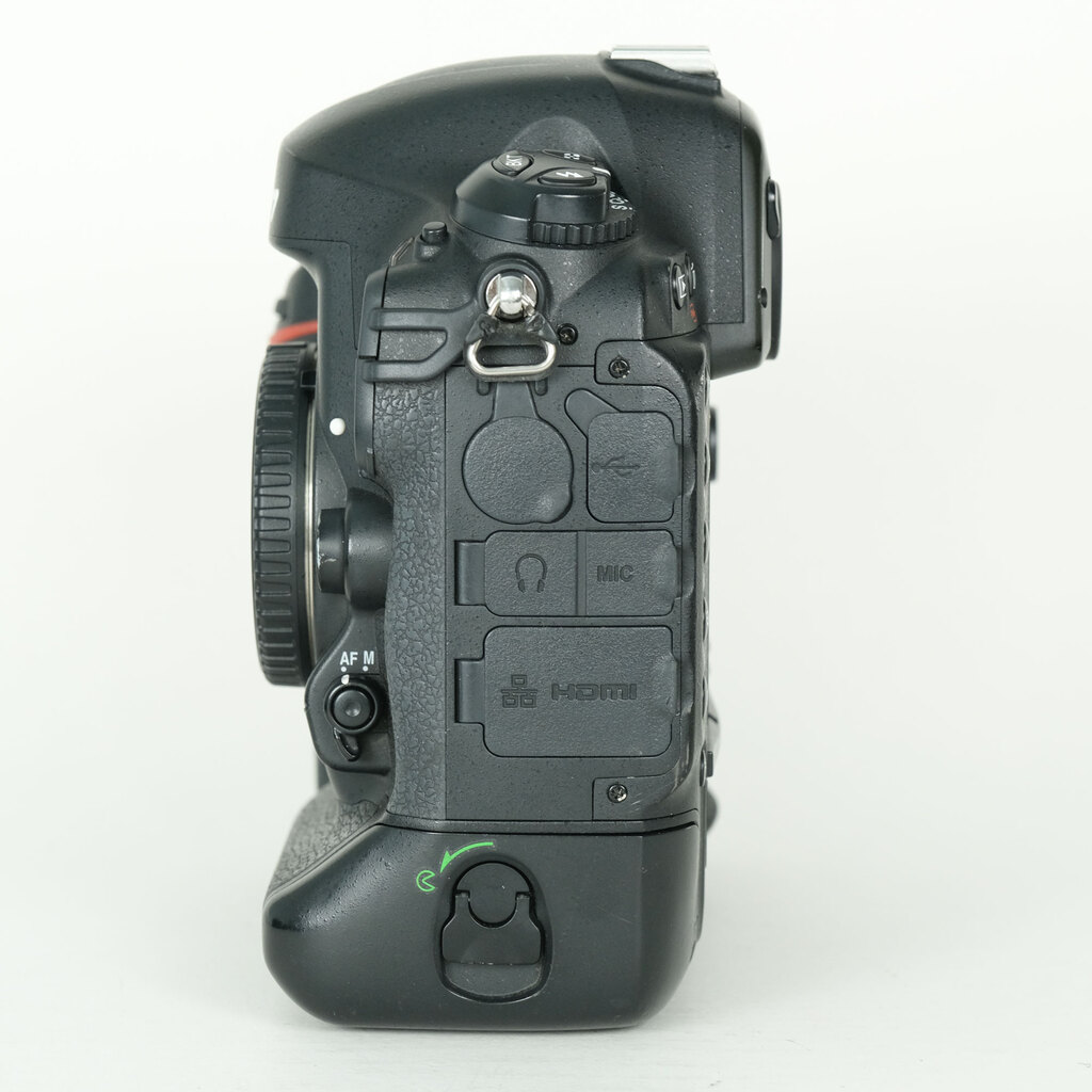 Nikon D4