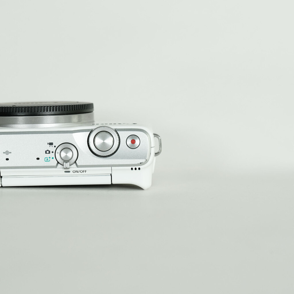 Canon EOS M10 ボディ ホワイト