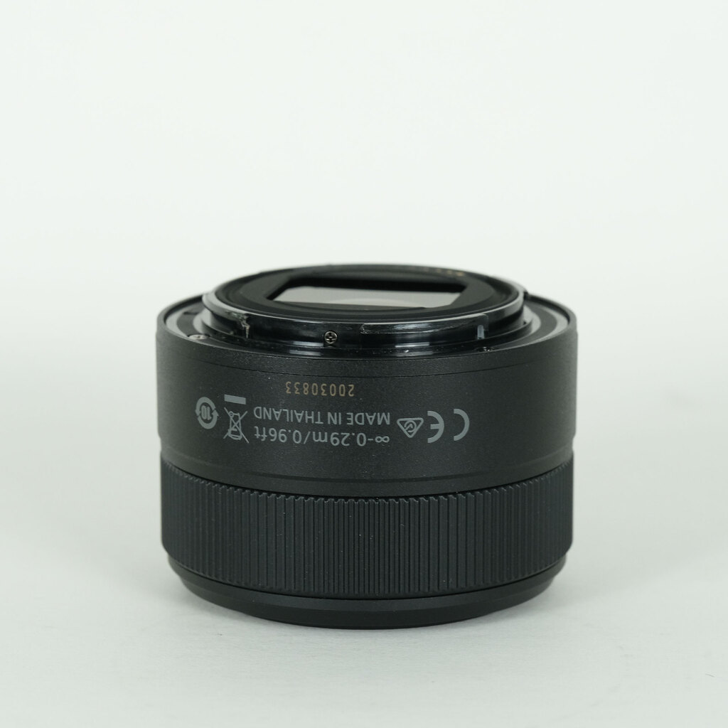 Nikon NIKKOR Z 40mm f/2 Nikon NIKKOR Z 40mm f/2