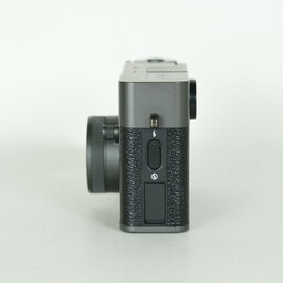 FUJIFILM X half X-HF1