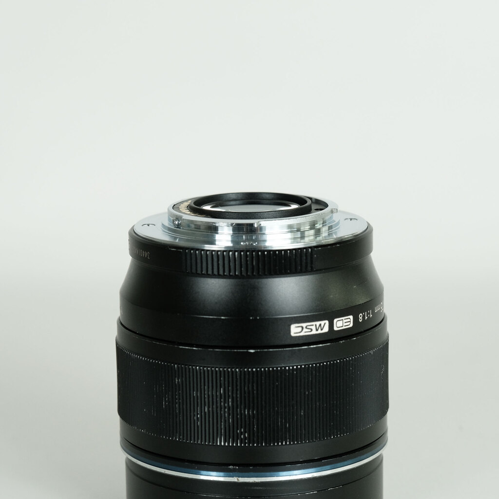 OLYMPUS M.ZUIKO DIGITAL ED 75mm F1.8