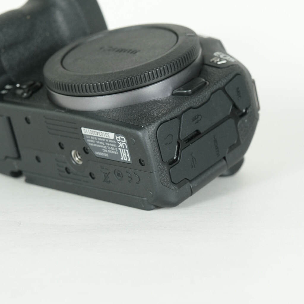 Canon EOS R7 Canon EOS R7