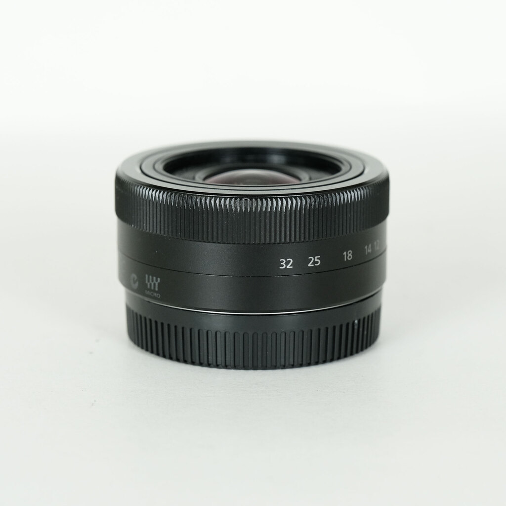 Panasonic LUMIX G VARIO 12-32mm / F3.5-5.6 ASPH. / MEGA O.I.S.の