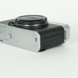FUJIFILM X-E4