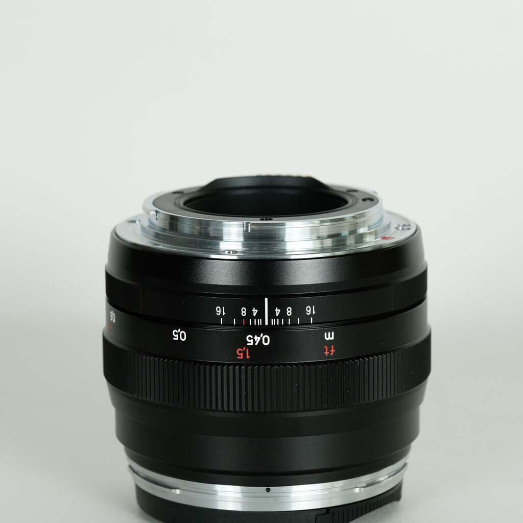 Carl Zeiss Planar T* 50mm F1.4 ZE [キヤノンEF用]