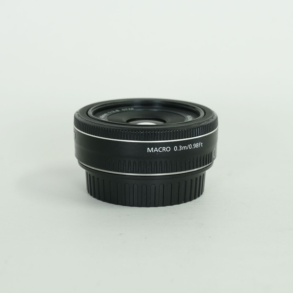 Canon EF40mm F2.8 STM