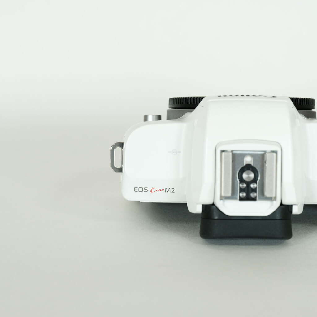 Canon EOS Kiss M2