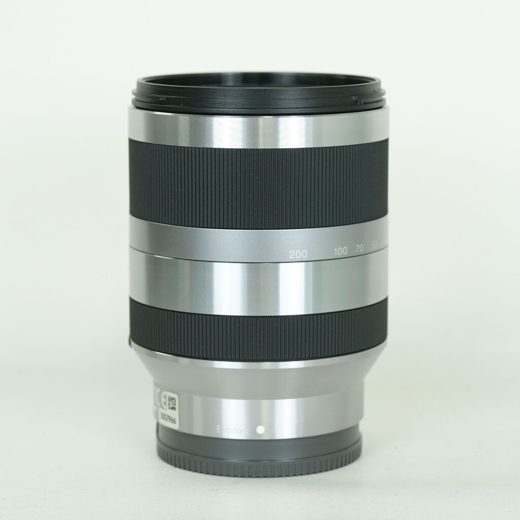 SONY E18-200mm F3.5-6.3 OSS SEL18200