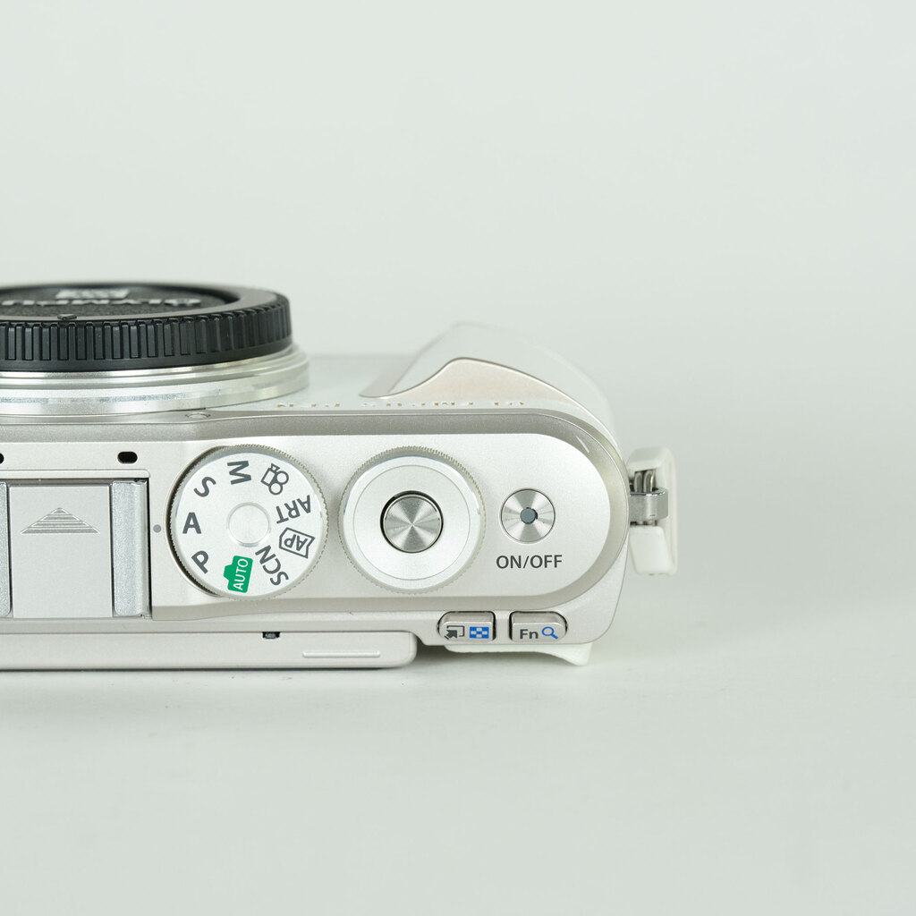 OLYMPUS PEN E-PL10