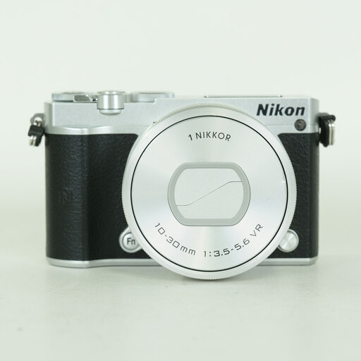Nikon Nikon1 J5 標準パワーズームレンズキット シルバー Nikon Nikon1 J5 標準パワーズームレンズキット シルバー
