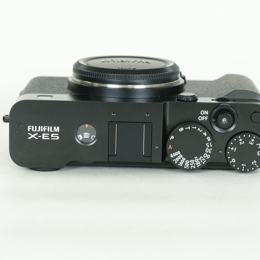 FUJIFILM X-E5