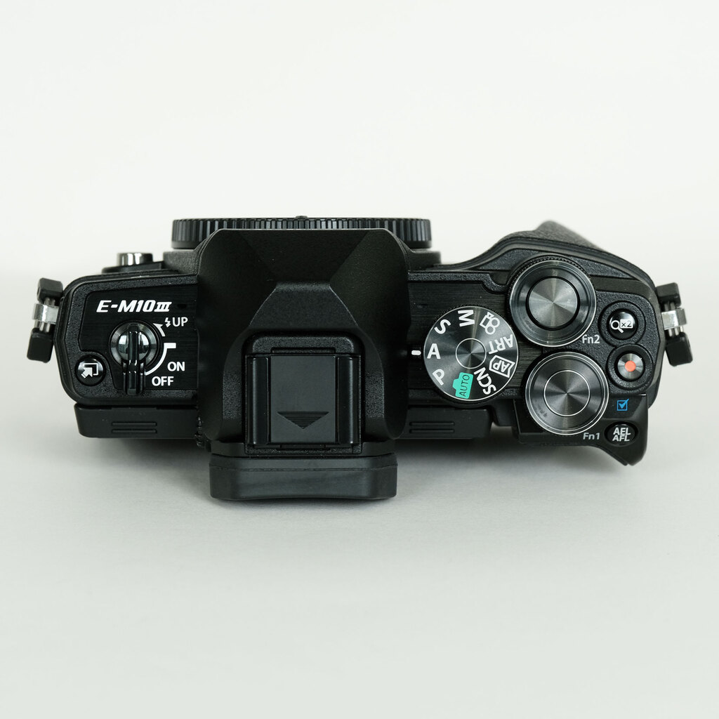 OLYMPUS OM-D E-M10 Mark IIIの出品 | ONE SCENE（ワンシーン）