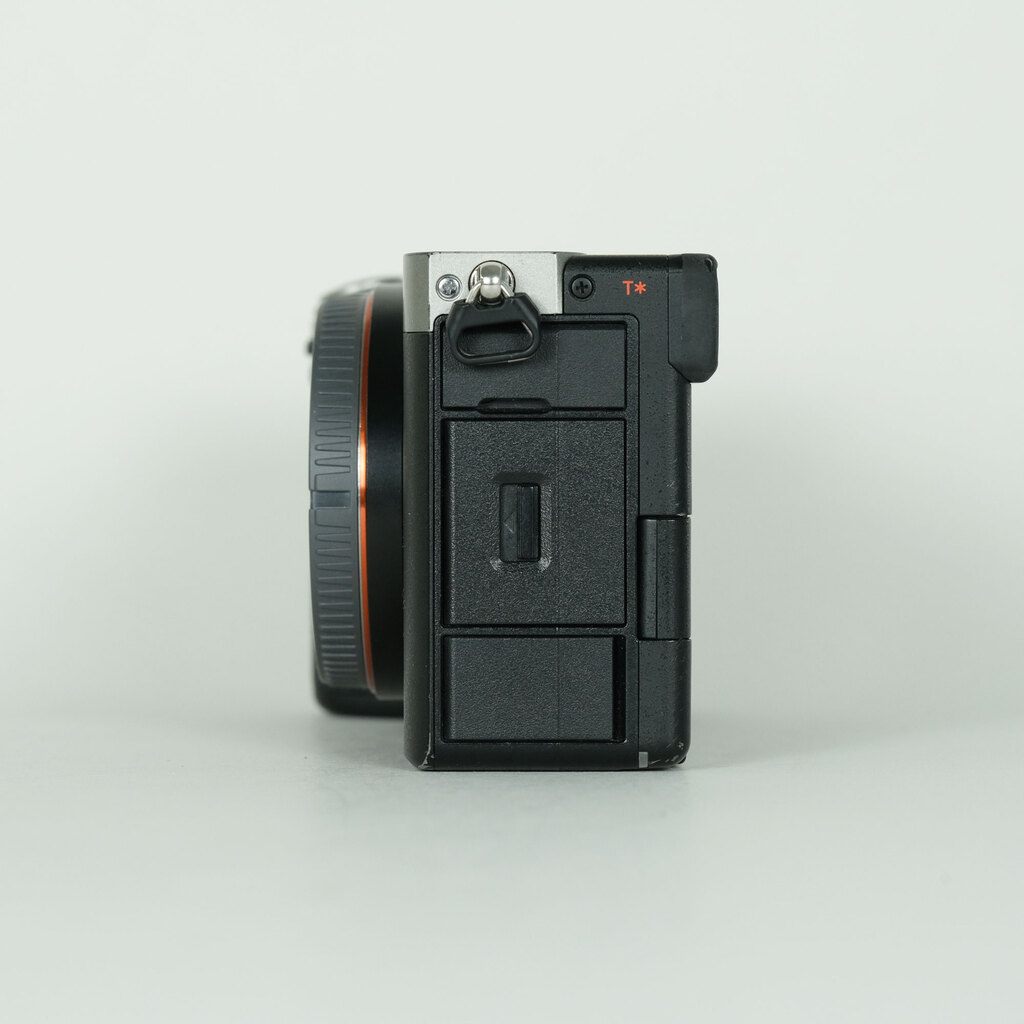 SONY ��7C II�iILCE-7CM2�j [�{�f�B �V���o�[]
