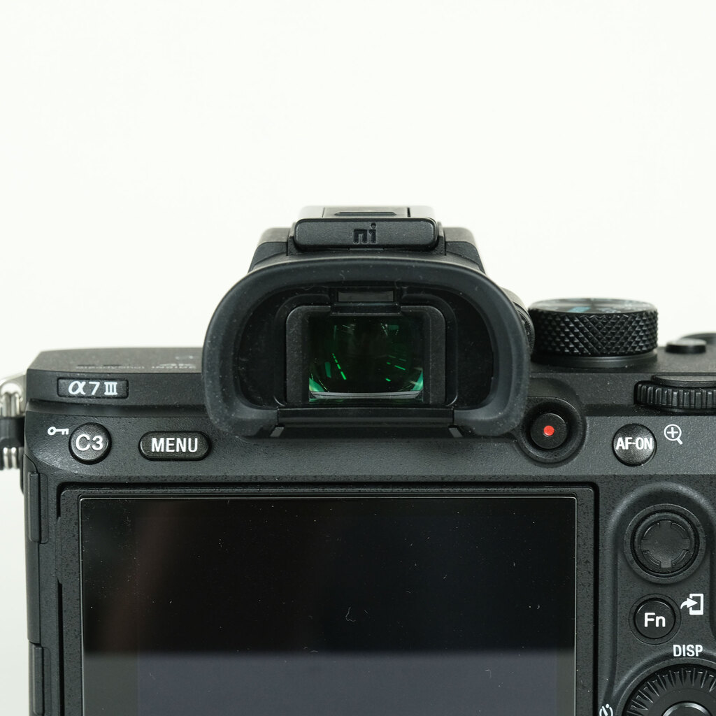 SONY α7 III（ILCE-7M3）の出品 | ONE SCENE（ワンシーン）