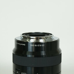 SONY E18-200mm F3.5-6.3 OSS LE SEL18200LE