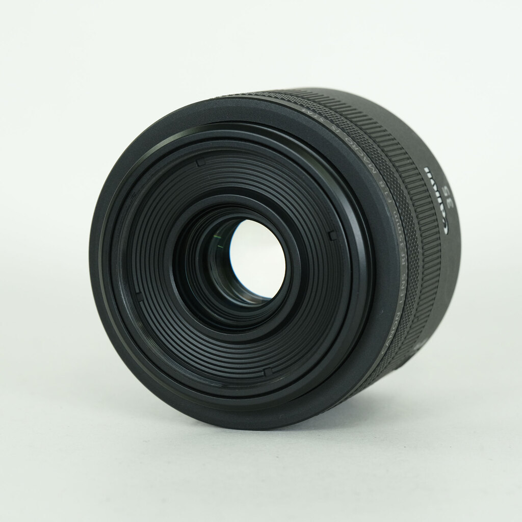 Canon RF35mm F1.8 MACRO IS STM