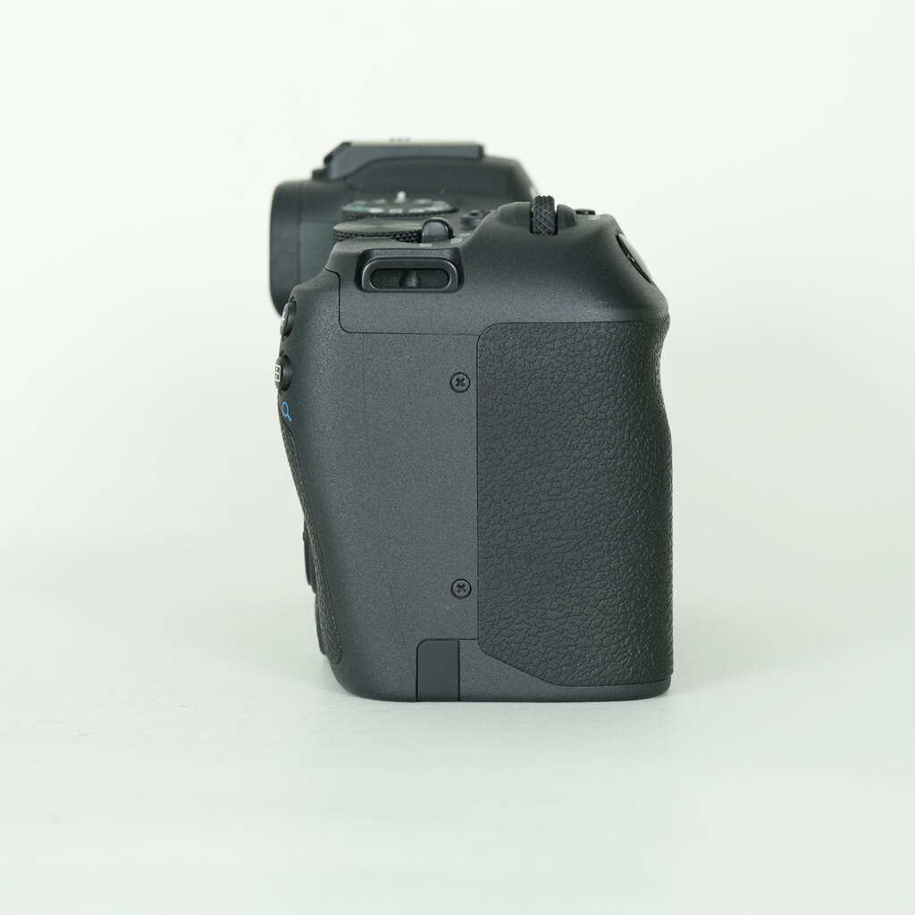 Canon EOS R8 [�{�f�B]