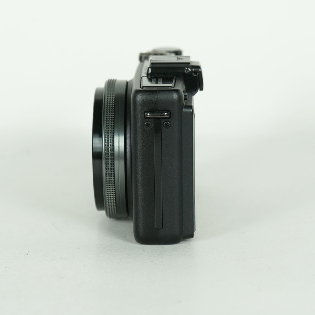 OLYMPUS XZ-1 ブラックの出品 | ONE SCENE（ワンシーン）