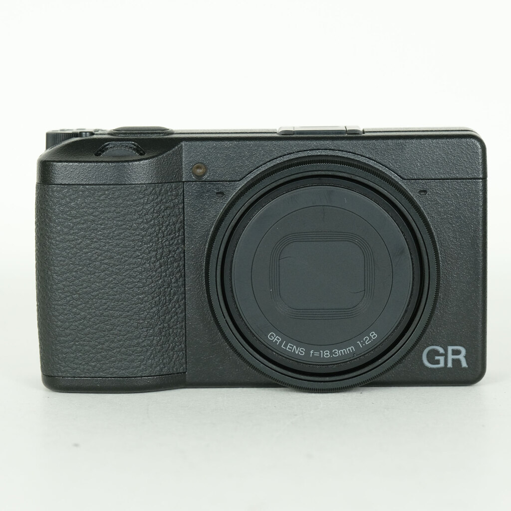 RICOH GR III